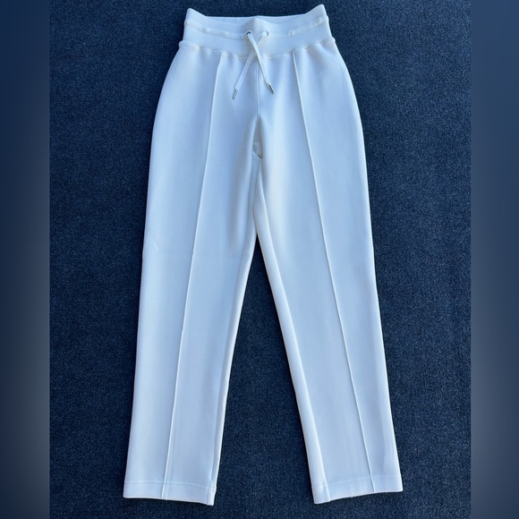 SPANX NWT Heavyair Tapered Pants in Powder Ankle Length Size Small Tall - Picture 2 of 12